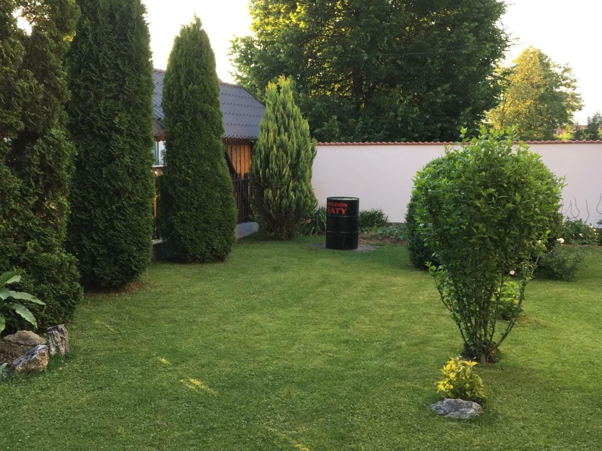 Penzion Saty Liptovske Sliace Exteriör bild