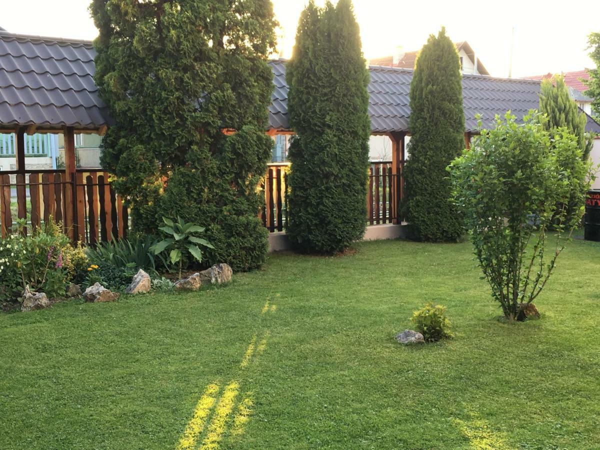 Penzion Saty Liptovske Sliace Exteriör bild